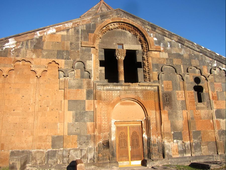 Монастырь
Ованнаванк в Армении.Фасад купольной церкви. Фото Лимарева В.Н.
